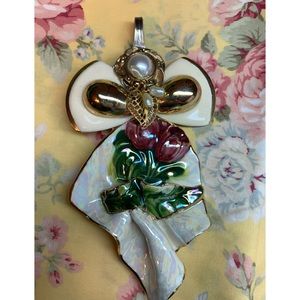 STATEMENT JEWELRY - Large Pendant - Rose Angel